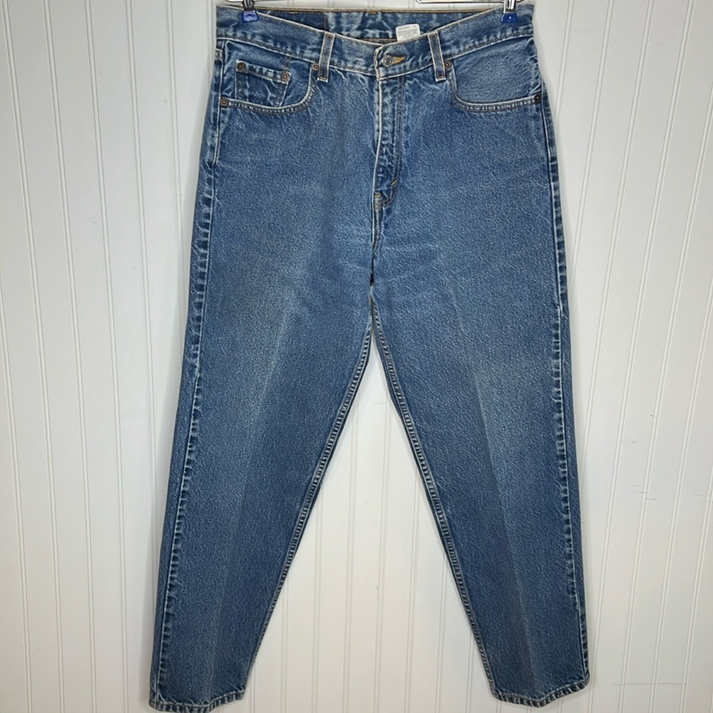 Vintage Levi’s 560 Loose Fit Jeans Size 12
Born in 10/01